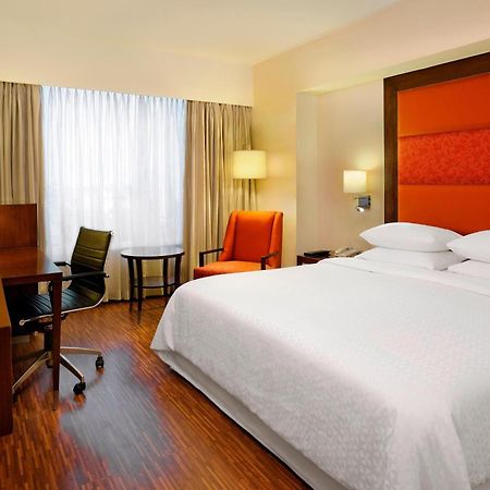 Four Points By Sheraton Ahmedabad Ngoại thất bức ảnh