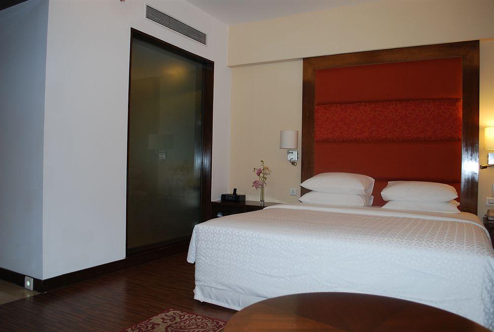 Four Points By Sheraton Ahmedabad Ngoại thất bức ảnh