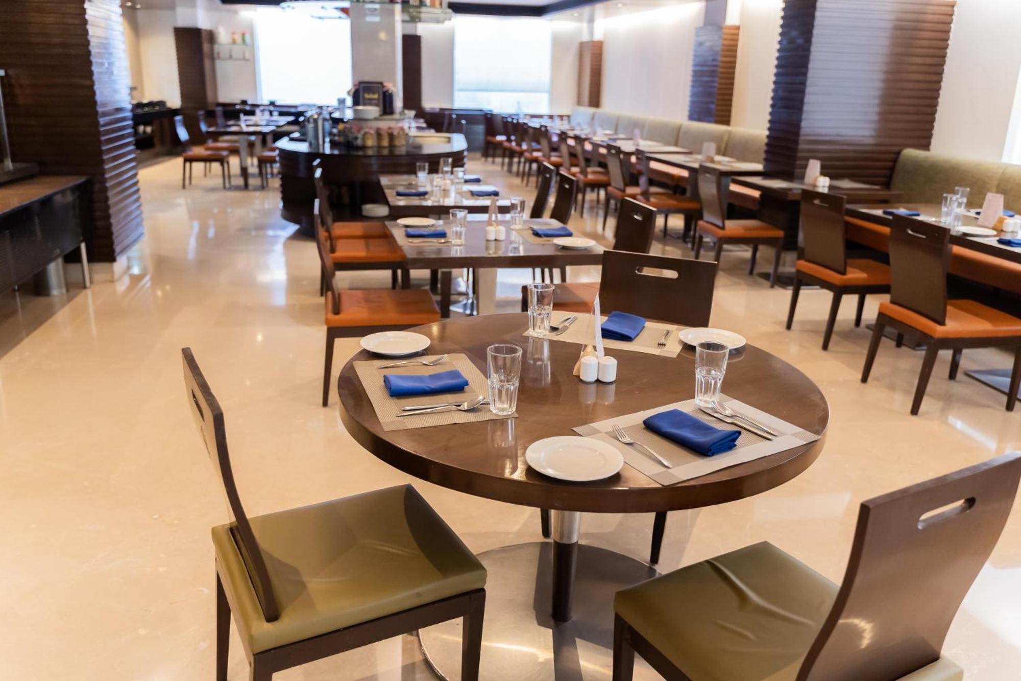 Four Points By Sheraton Ahmedabad Ngoại thất bức ảnh