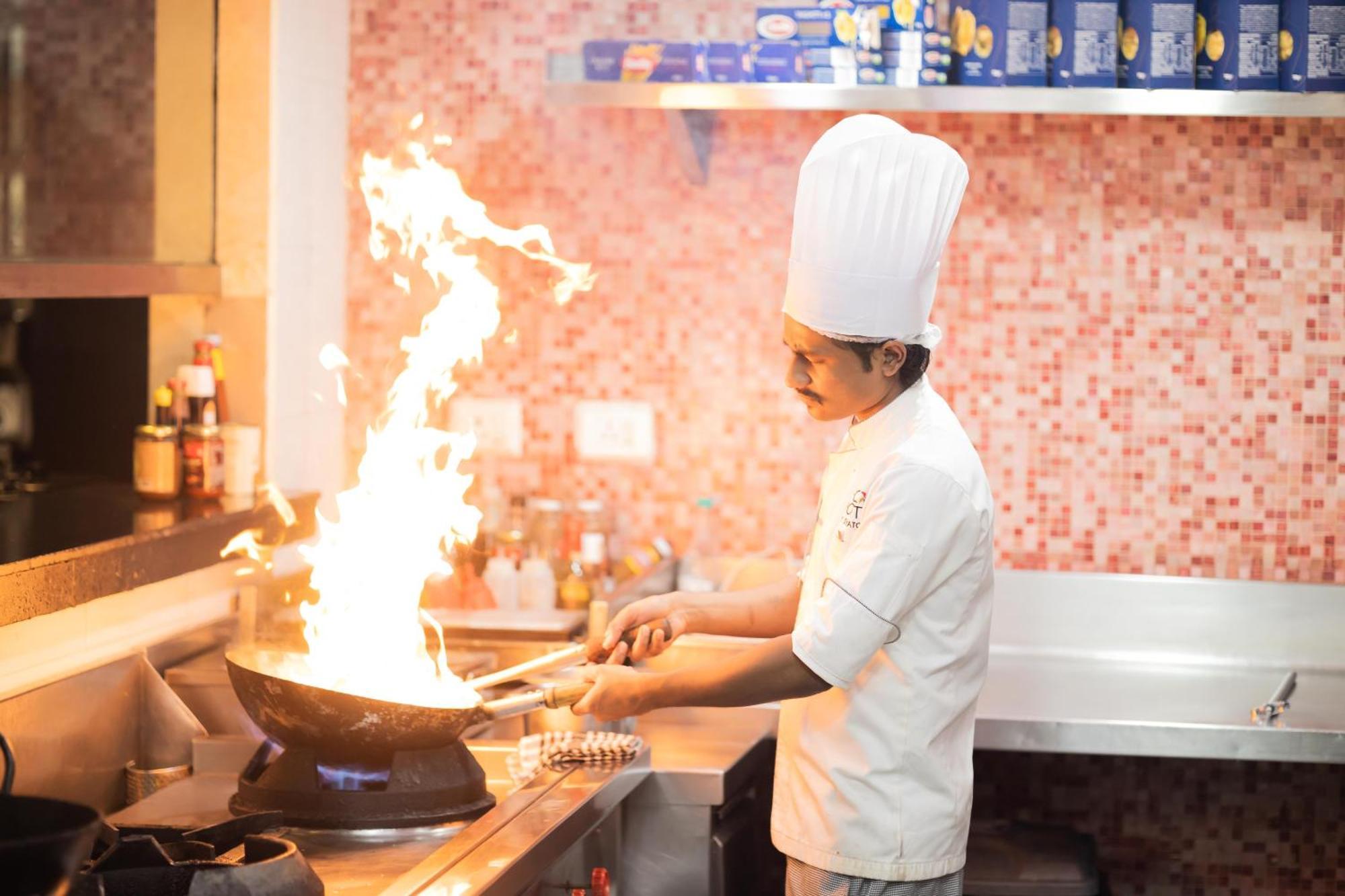 Four Points By Sheraton Ahmedabad Ngoại thất bức ảnh
