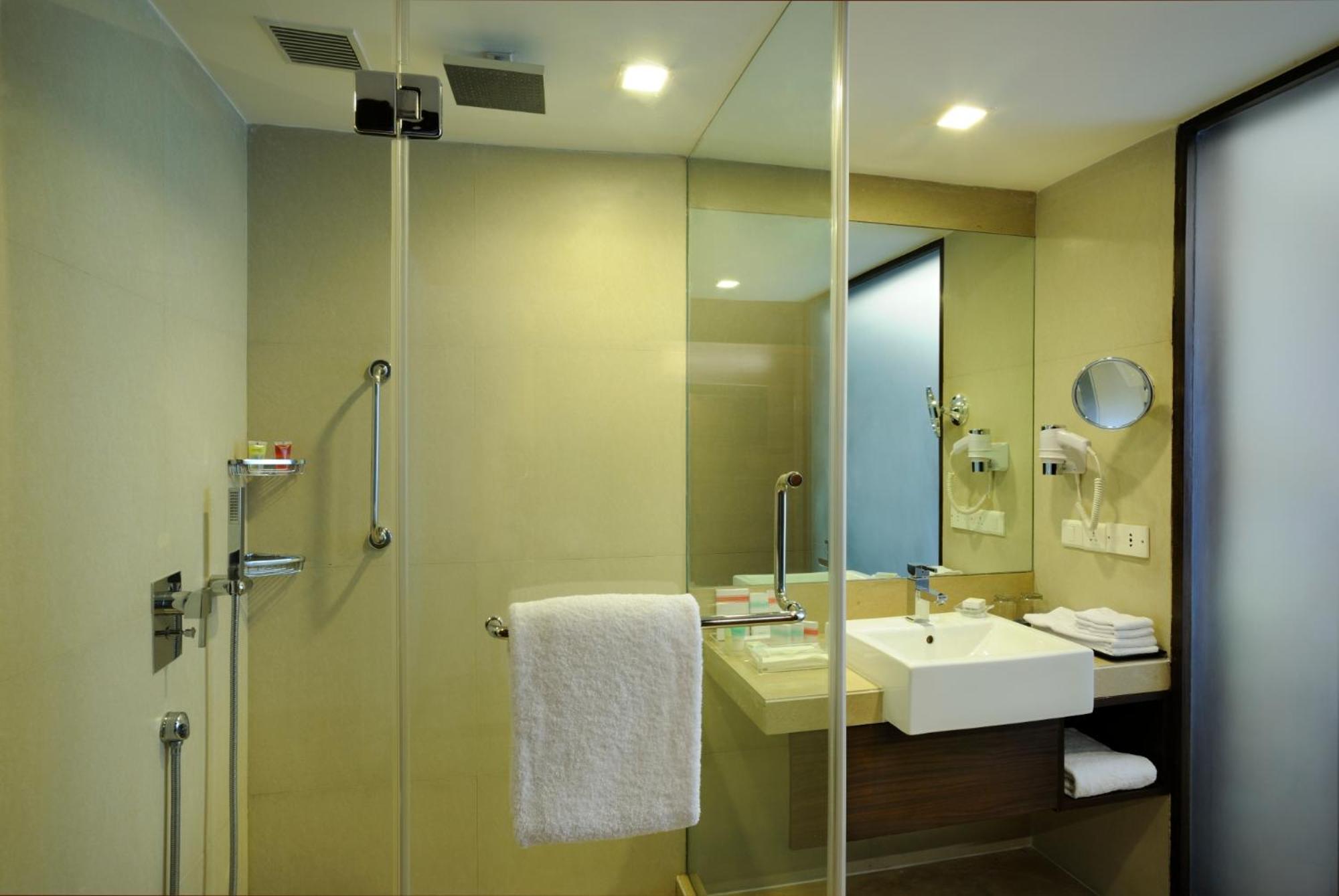 Four Points By Sheraton Ahmedabad Ngoại thất bức ảnh
