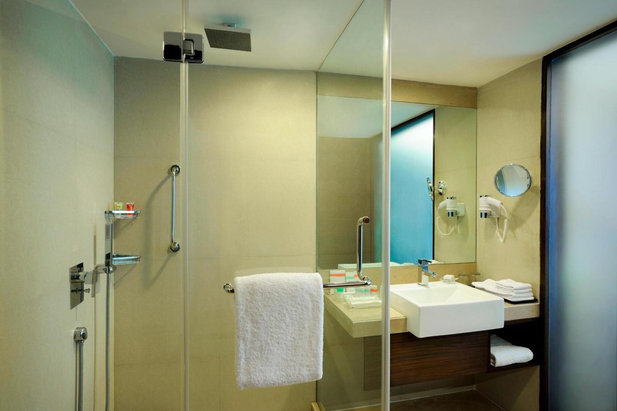 Four Points By Sheraton Ahmedabad Ngoại thất bức ảnh