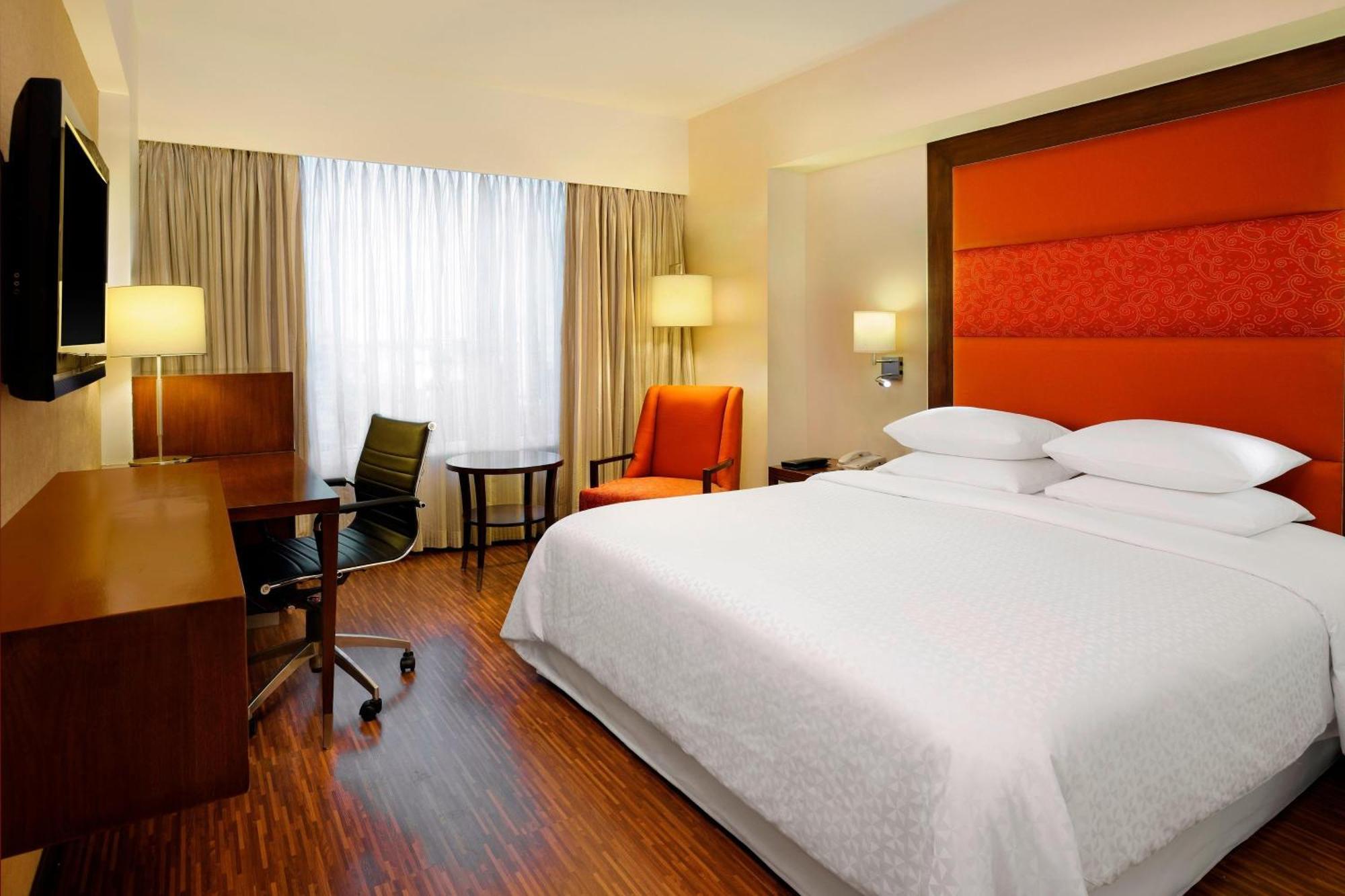 Four Points By Sheraton Ahmedabad Ngoại thất bức ảnh