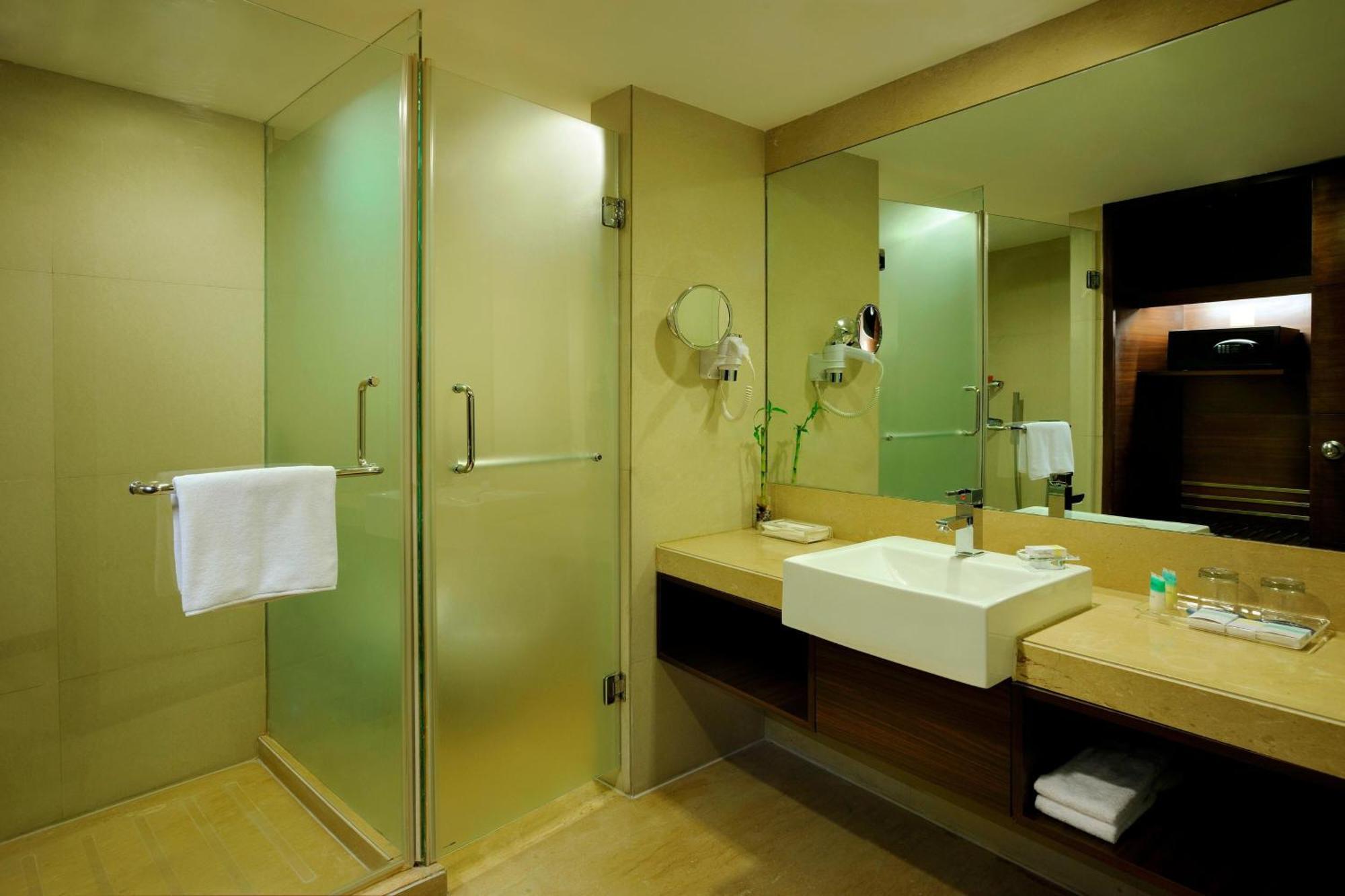 Four Points By Sheraton Ahmedabad Ngoại thất bức ảnh