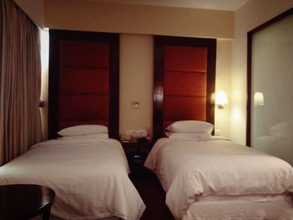 Four Points By Sheraton Ahmedabad Ngoại thất bức ảnh